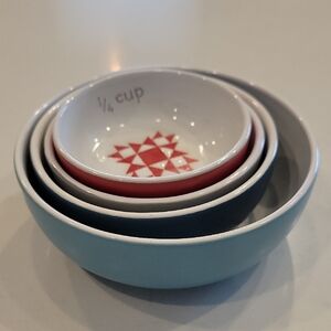Missouri Star Quilt CO Measuring Bowl Set.